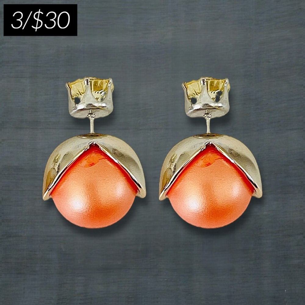 🛍️3/$30🛍️  🆕Orange & Gold Color Double Sided Earrings